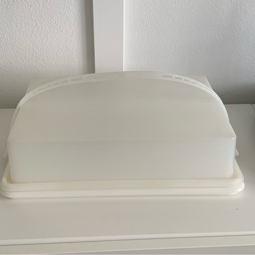VTG TUPPERWARE Large Cake Carrier 15x11” Sheet Cupcake Handle Storage Rectangle - Picture 2 of 13